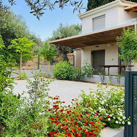 Gargarou Residences Kómboi