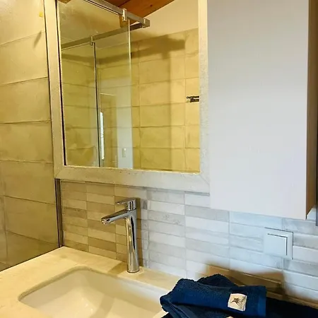 Gargarou Residences *