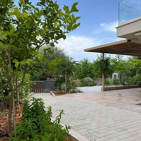 Gargarou Residences