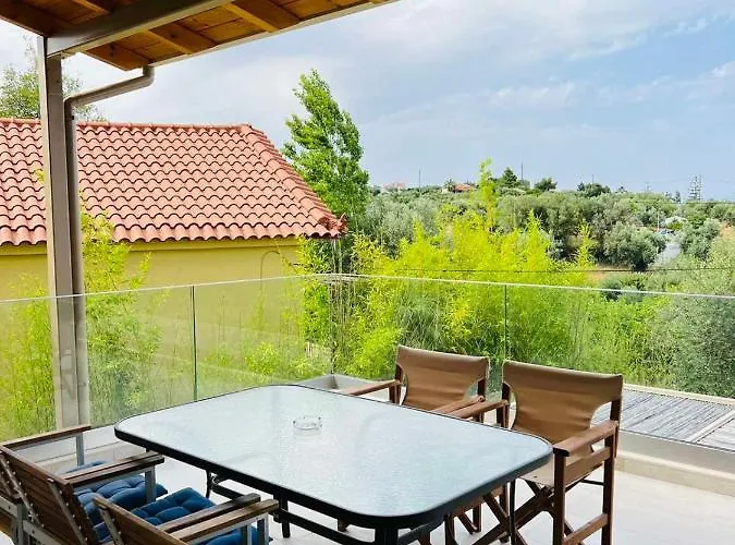 Gargarou Residences Kómboi