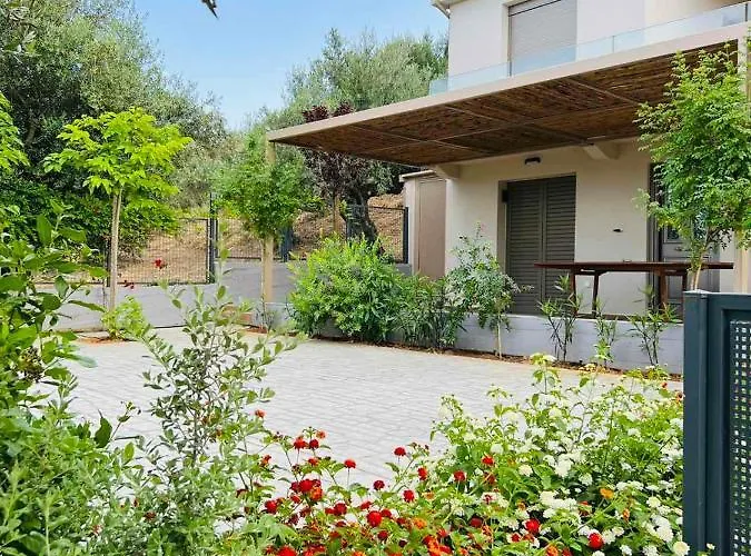 Gargarou Residences Kómboi