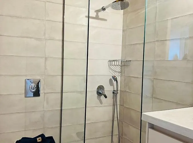 Gargarou Residences * Kómboi