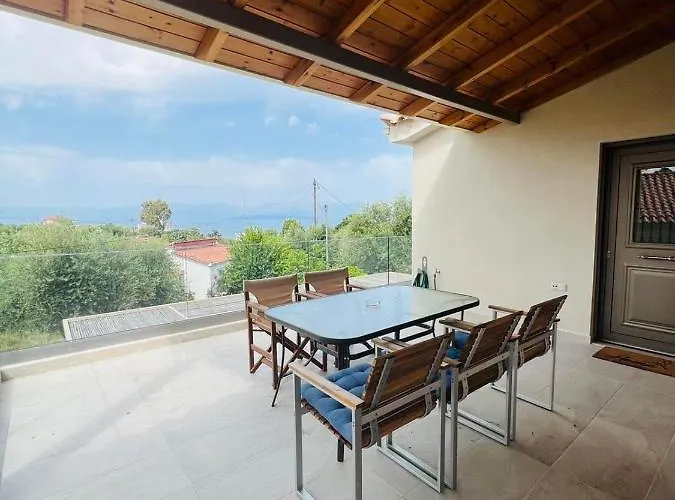 Gargarou Residences Kómboi