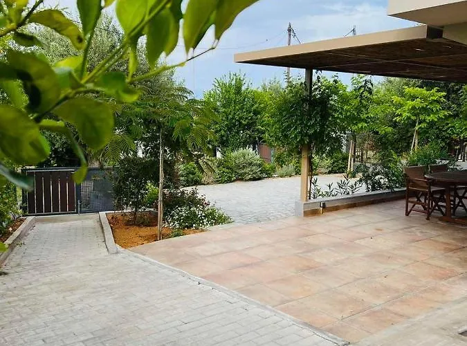 Gargarou Residences Kómboi